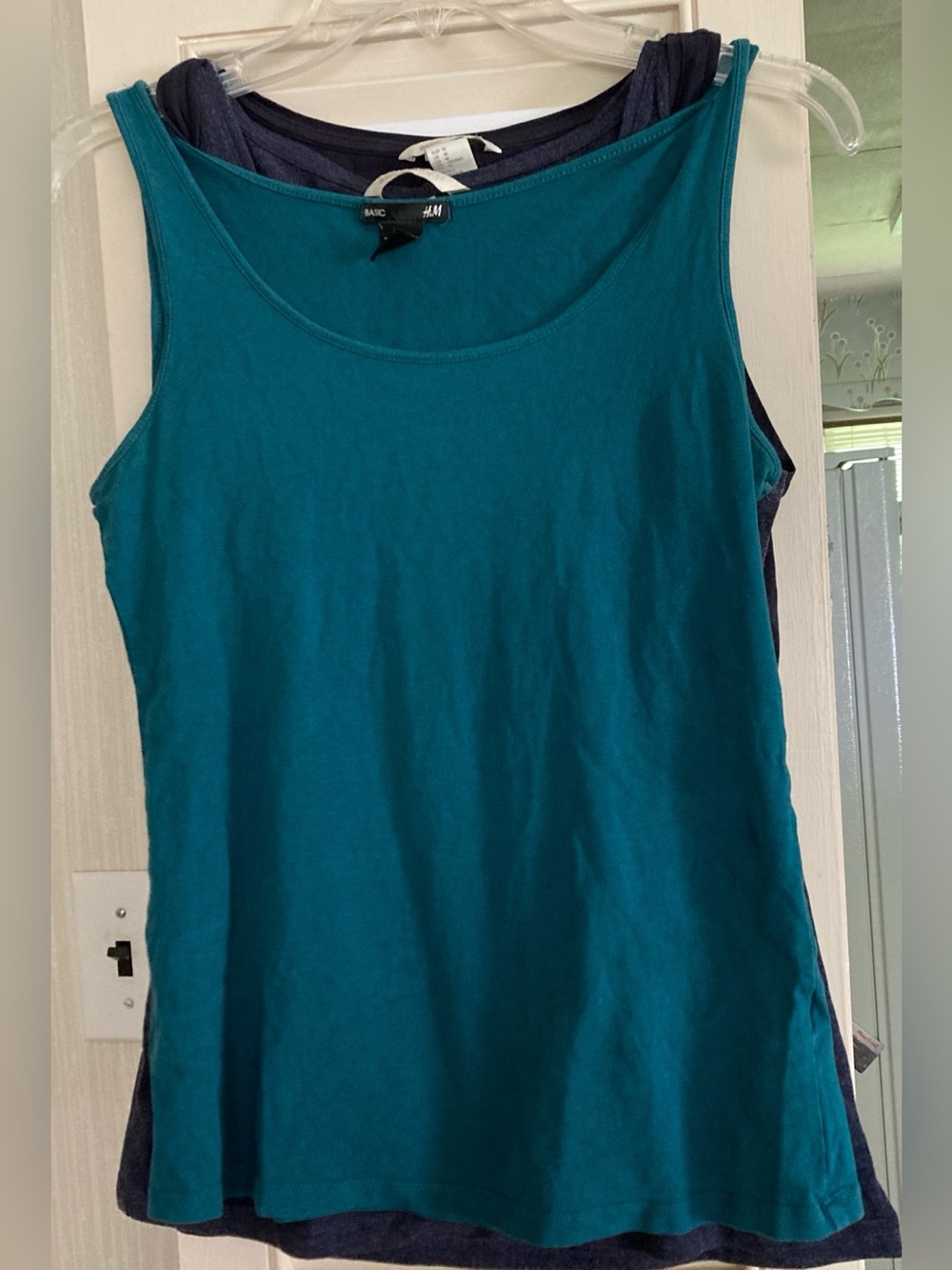 H&M basic tank - 3 tops included